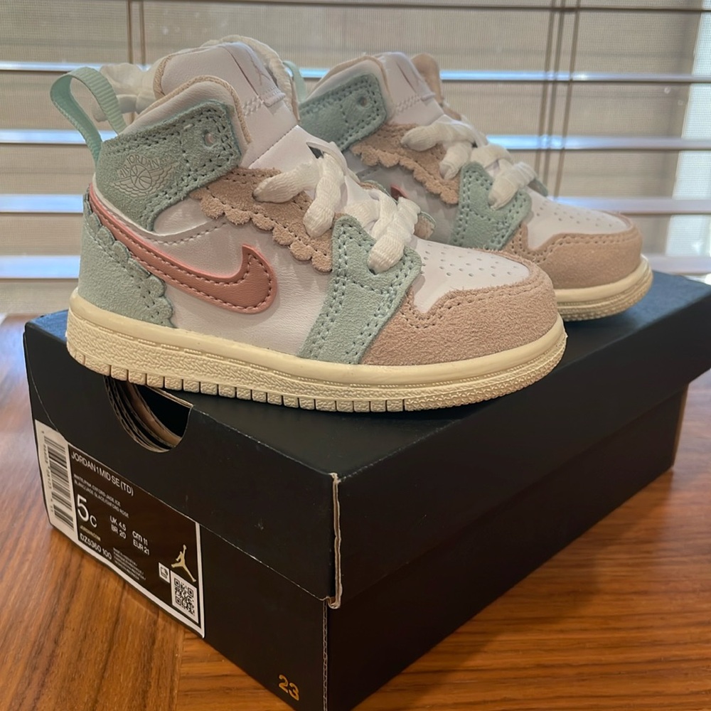 Toddler Jordan 1 Mid SE Size 5C White/Pink Oxford-Jade Ice New (DZ5360 100)